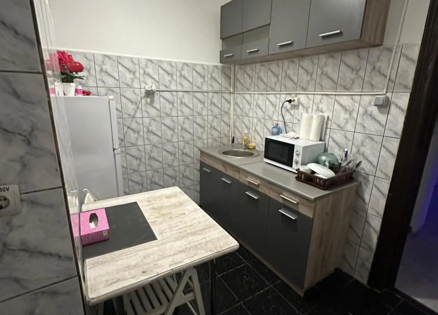 Economic Low Buget Downtown Studio Tiny Home On Street Piata Amzei Bucareste Apartamento
