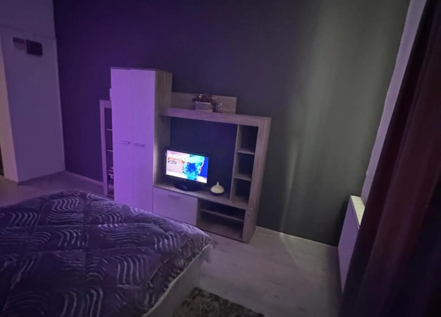 Economic Low Buget Downtown Studio Tiny Home On Street Piata Amzei Bucureşti